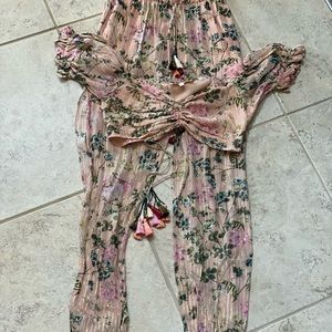 Rococo Sand Two Piece Pant Set Size Small